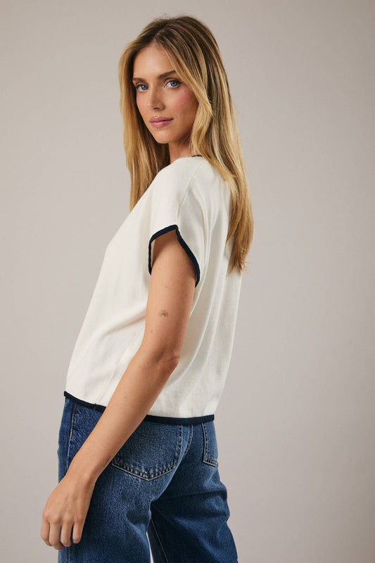 Sunday Edition | Round Neck Wide Shoulder Button-Down Knit Top