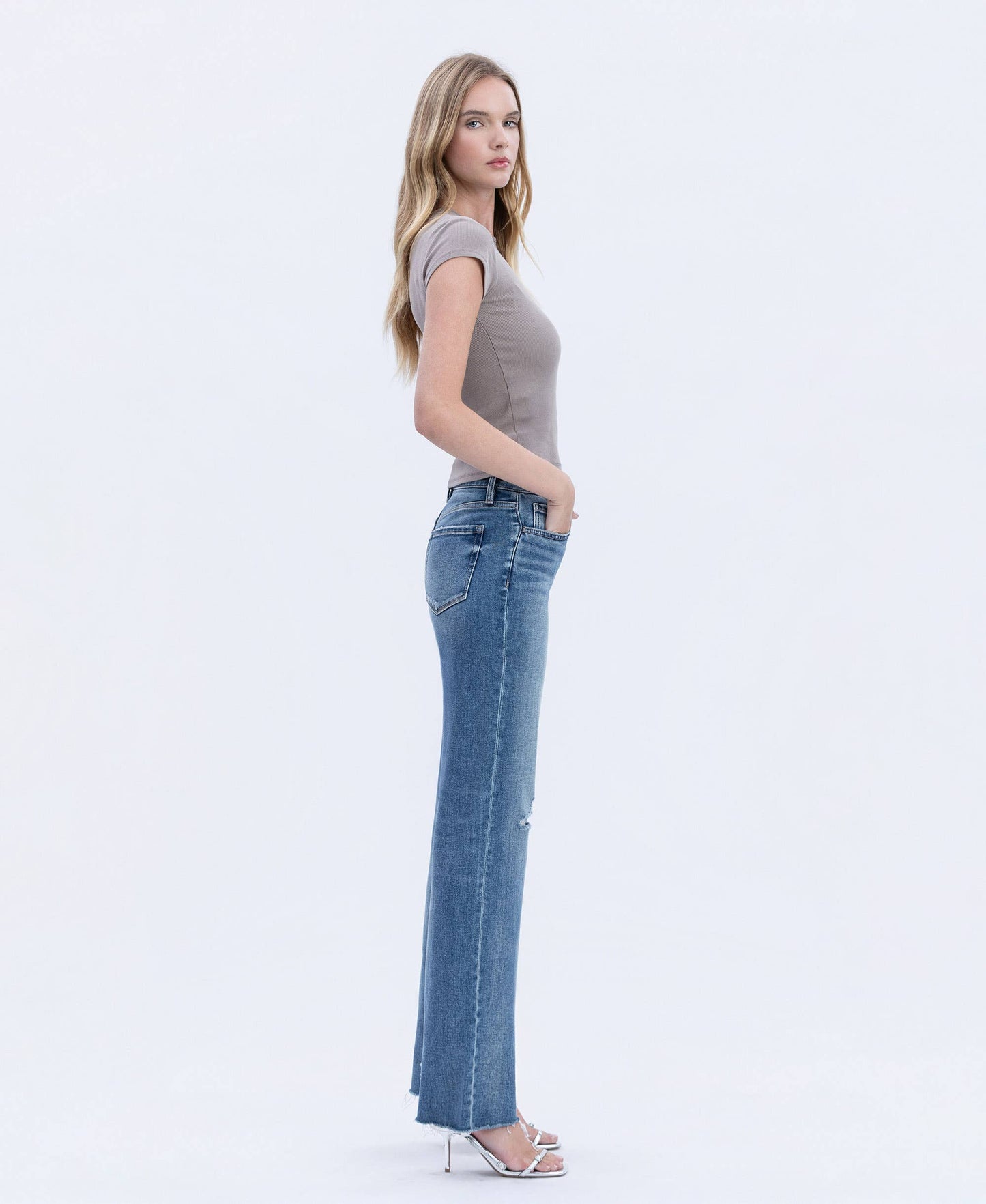 High Rise Frayed Hem Slim Wide Jeans F6376