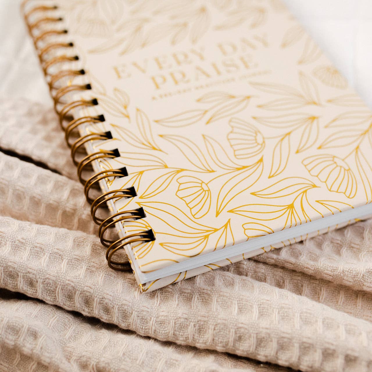 Every Day Praise Journal | Oatmeal Floral Spiral