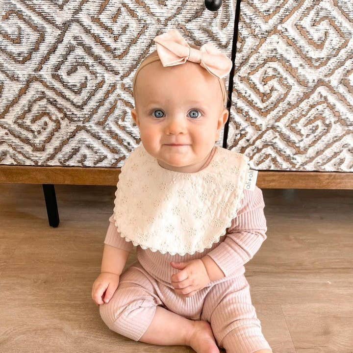 ali+oli | Cotton Baby Bib – Double-Sided (Eyelet Flowers)