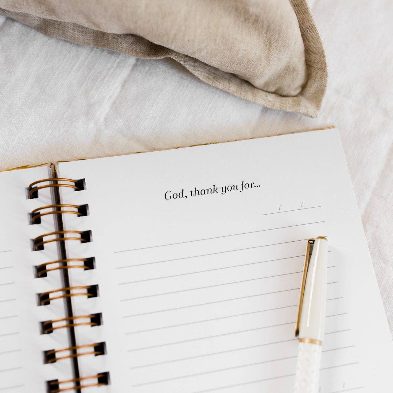 Every Day Praise Journal | Oatmeal Floral Spiral