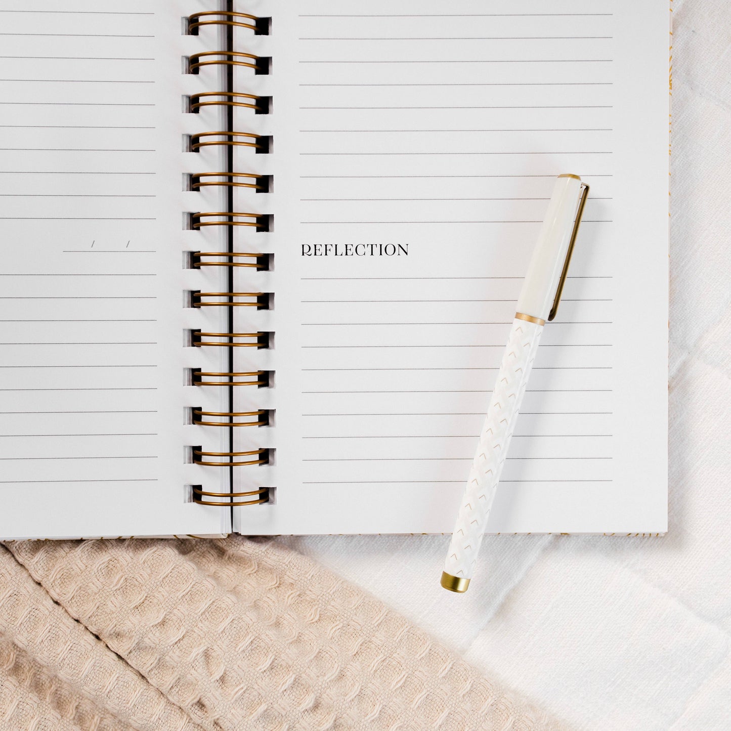 Every Day Praise Journal | Oatmeal Floral Spiral