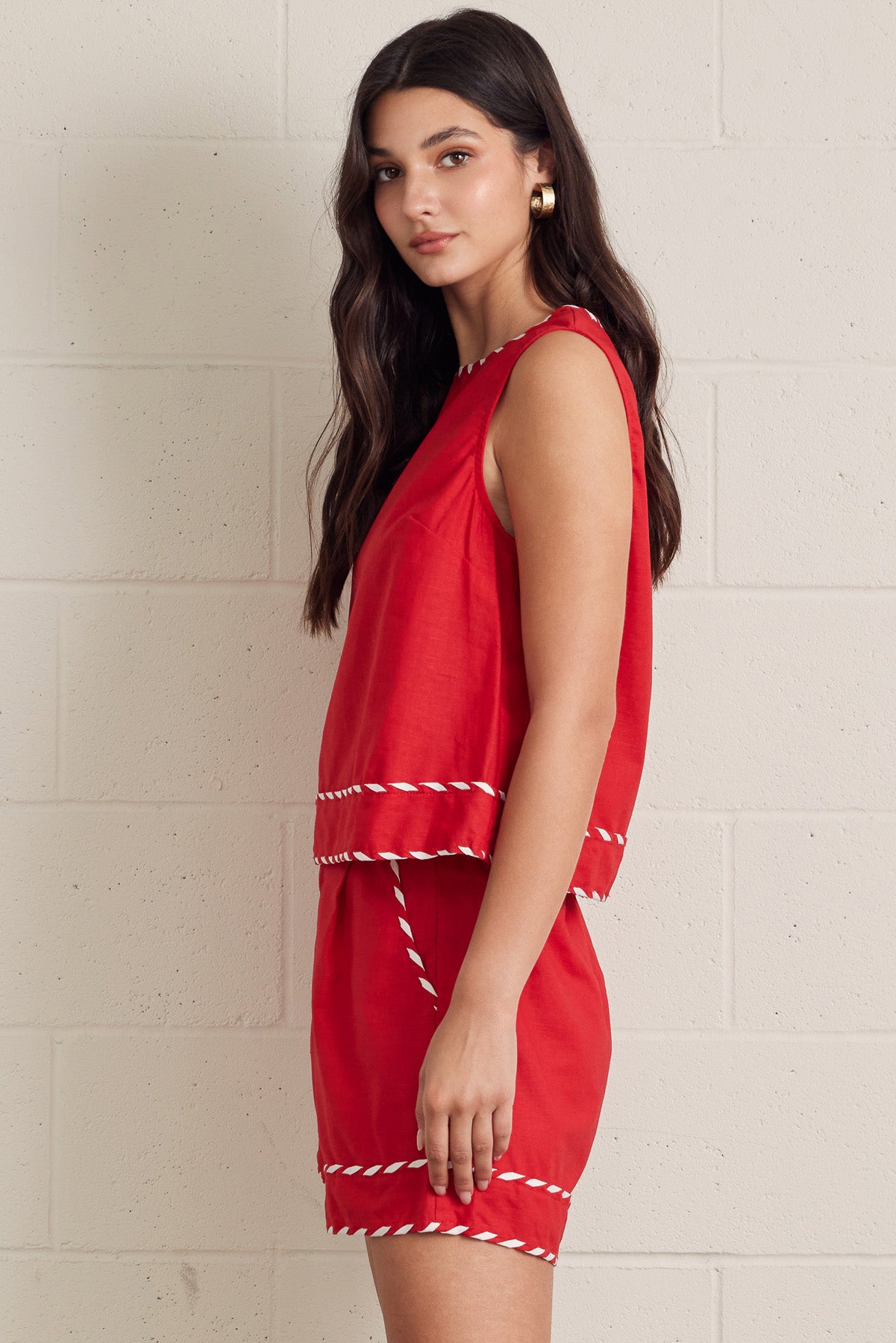 entro | Contrast Binding Sleeveless Top