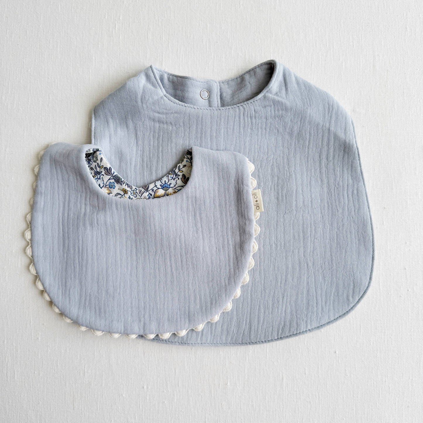 ali+oli | Reversible Muslin Cotton Baby Bib – Double Sided (Blue / Floral)