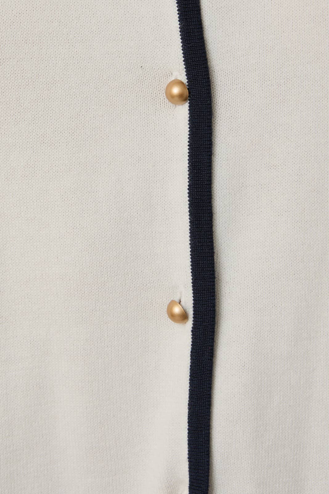 Sunday Edition | Round Neck Wide Shoulder Button-Down Knit Top