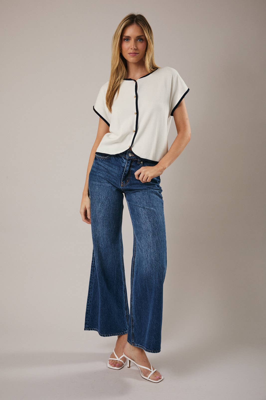 Sunday Edition | Round Neck Wide Shoulder Button-Down Knit Top