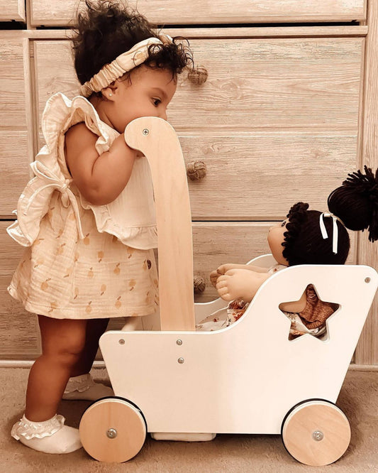 ali+oli | Muslin Cotton Ruffle Baby Bib – Ivory